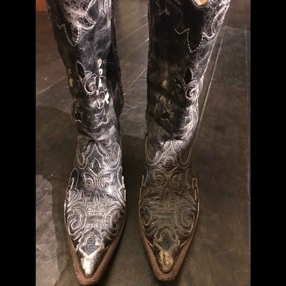 Corral boots